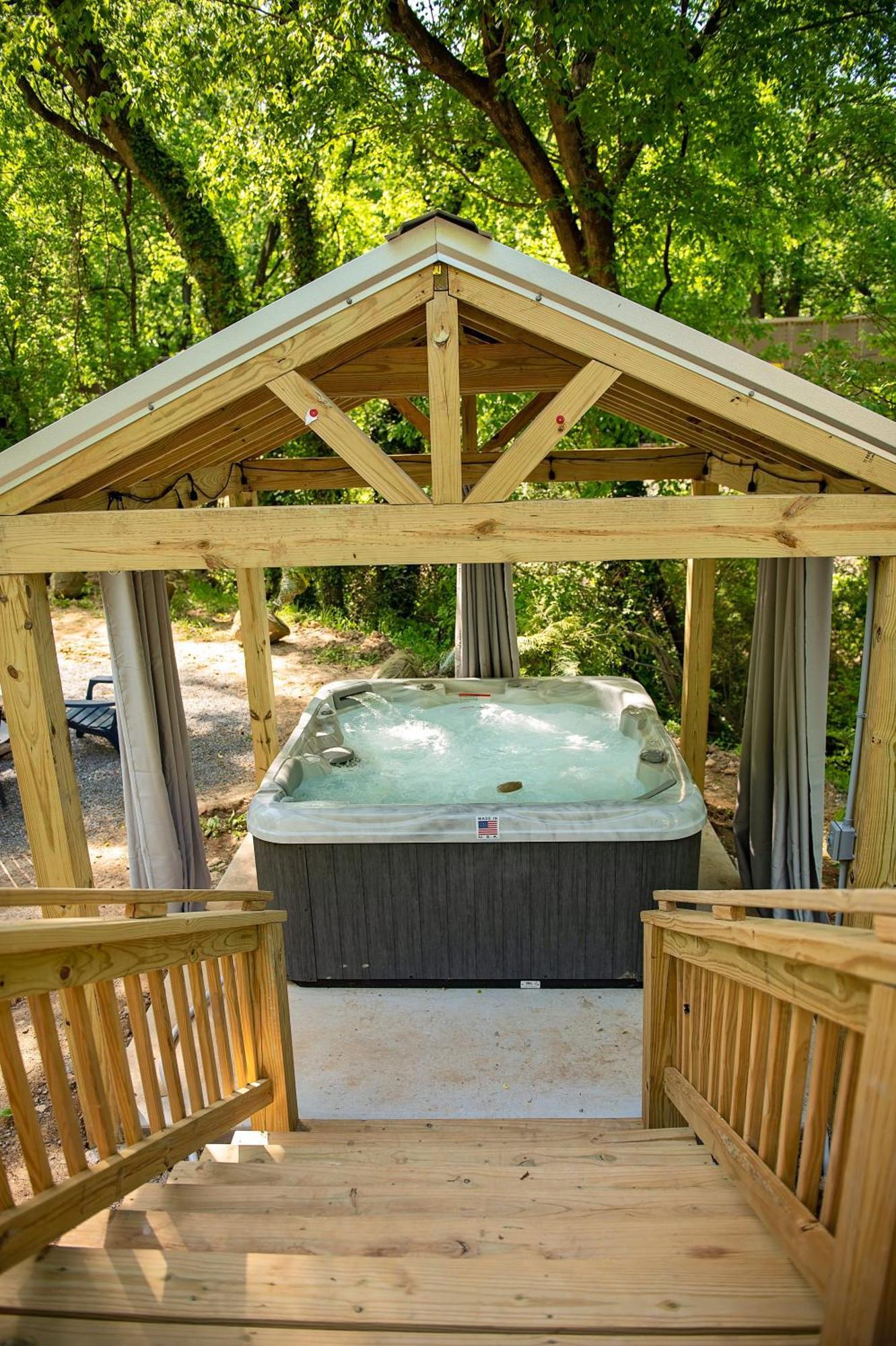 Meg Cabin Tiny Rustic Comfort On Lookout Mtn Чаттануга Экстерьер фото